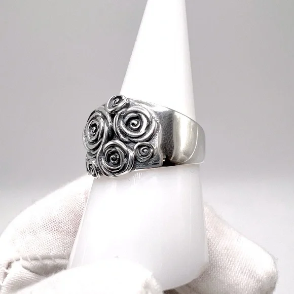 .925 Sterling Silver Roses Ring - Picture 5 of 17